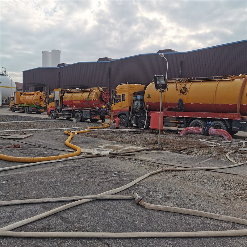 冷水江污水池清理