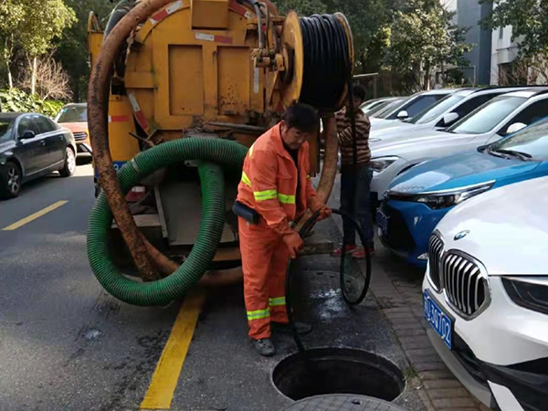 冷水江排污管道清淤